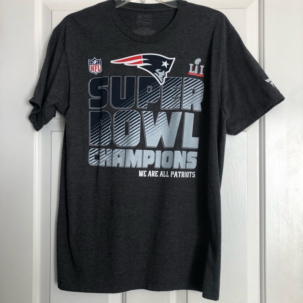 New England Patriots LI Super Bowl Champions T-shirt Men Large Gray Short Sleeve